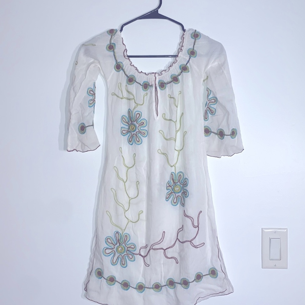 Beautiful LIKE NEW bathing suit cover up-so cute!